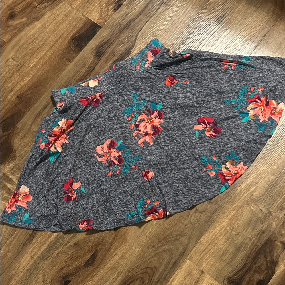 Floral Gray Skirt size medium
